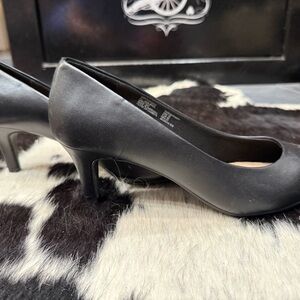 Time and Tru Black Women's Heels